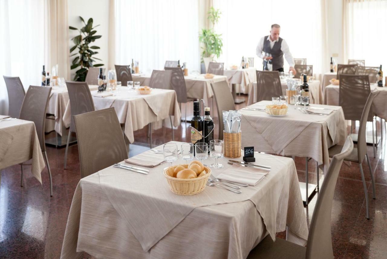 Hotel Virginia Diano Marina Eksteriør bilde